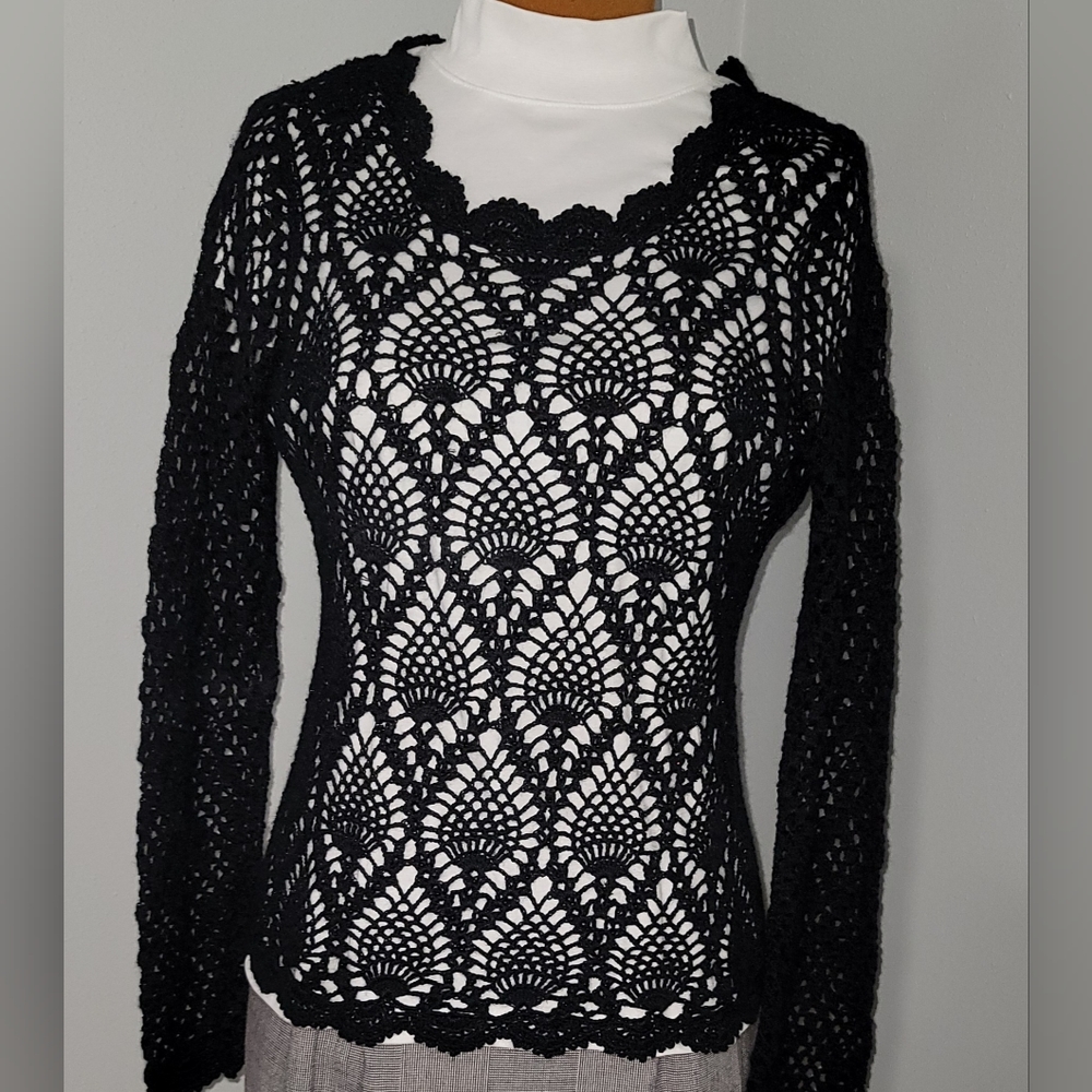 Chico's open weave v-neck sweater Size 2 (12-14)